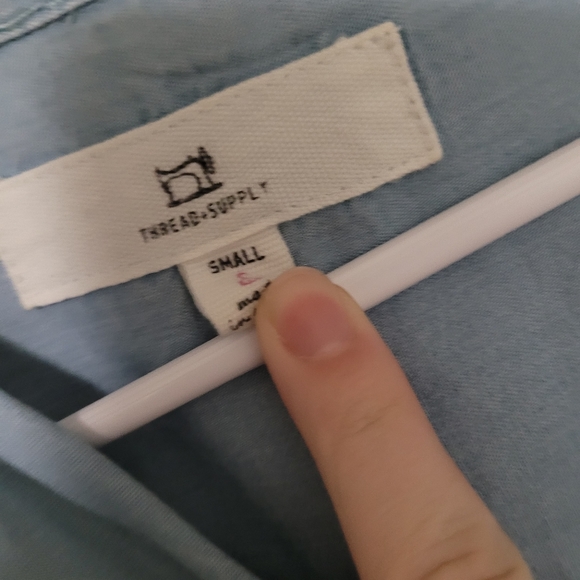 Boho/minimalist collared vintage style causal shir - Picture 3 of 3